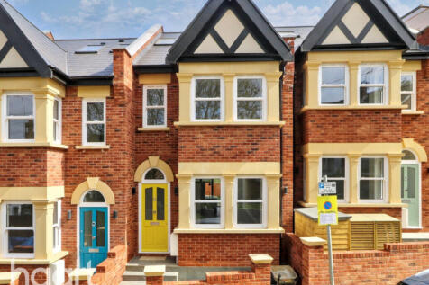 4 bedroom terraced house for sale