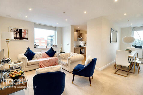 liberty House, Bessemer Road, Welwyn... 2 bed apartment for sale