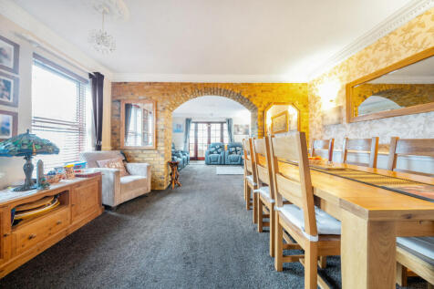 Harefield Road, North Uxbridge 3 bed semi