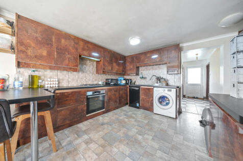 Magnolia Street, West Drayton, Middlesex 4 bed terraced house for sale