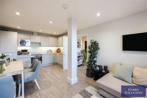 Belmont Road, Uxbridge 2 bed apartment for sale