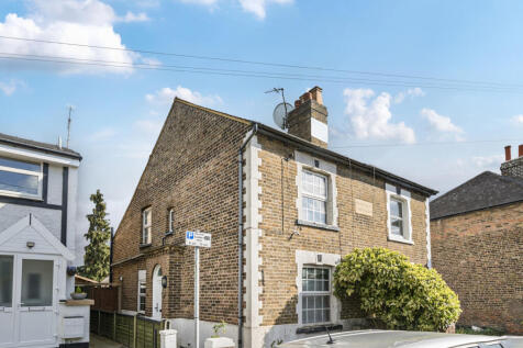 Montague Road, Uxbridge, Middlesex 2 bed semi
