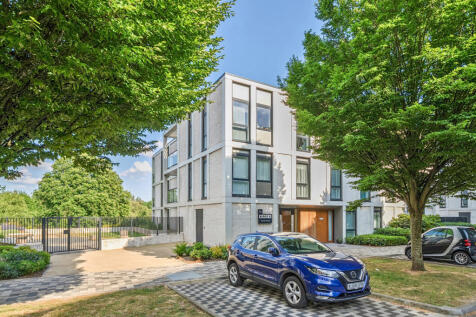 Dice, Hornchurch Road, St Andrews... 3 bed apartment for sale