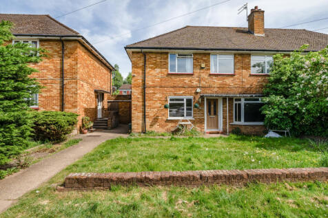 New Peachey Lane, Uxbridge 2 bed maisonette for sale