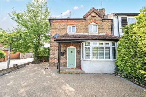Park Road, North Uxbridge 2 bed end of terrace house for sale