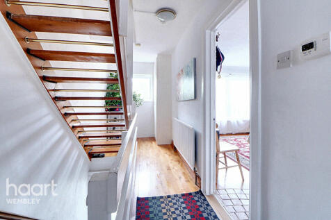 2 bedroom maisonette for sale