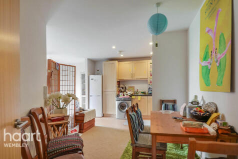 Kensal Green 2 bed flat for sale