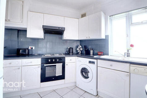 3 bedroom flat for sale