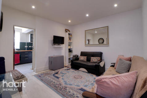 North Wembley 2 bed maisonette for sale
