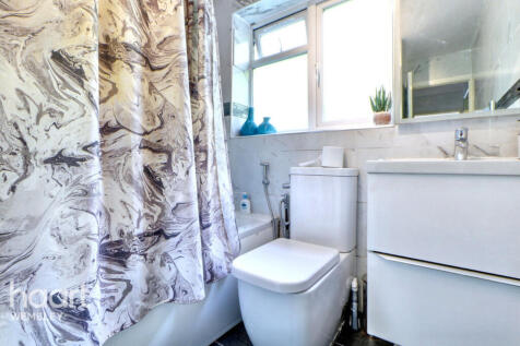 Harrow Road 2 bed maisonette for sale