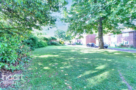 Harrow Road 2 bed maisonette for sale