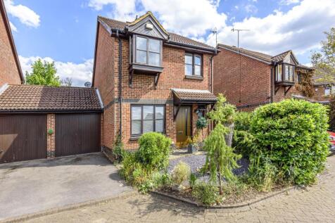 4 bedroom link detached house for sale