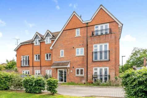 Raynham Close, Guildford GU4 2 bed flat for sale