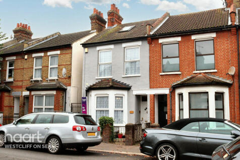 4 bedroom end of terrace house for sale