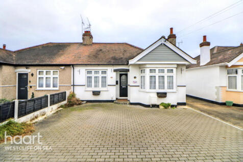 4 bedroom semi-detached bungalow for sale