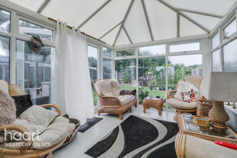 Alexandra Road, Great Wakering 3 bed detached bungalow for sale