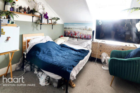 3 bedroom maisonette for sale