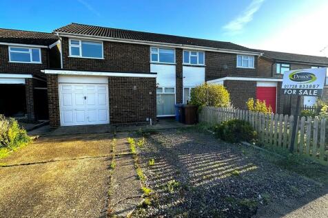 3 bedroom semi-detached house for sale