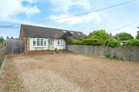 3 bedroom semi-detached bungalow for sale