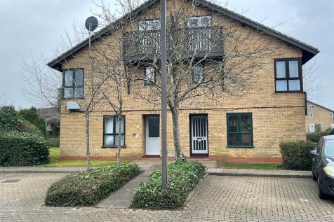 Studio flat for sale