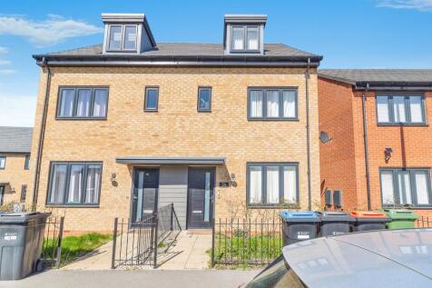 3 bedroom semi-detached house for sale