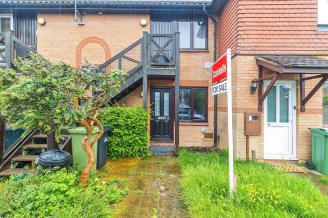 Studio flat for sale