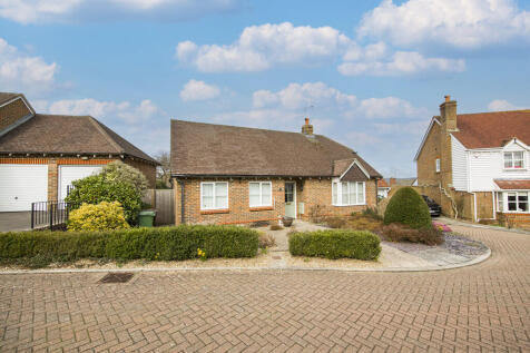Rosemary Gardens, Burwash 2 bed detached bungalow for sale