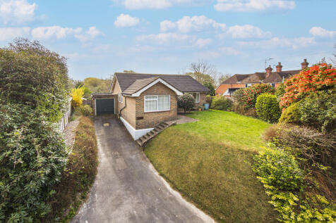 2 bedroom detached bungalow for sale