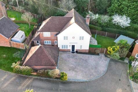 Fullerton Close, Hampshire GU51 5 bed detached house for sale