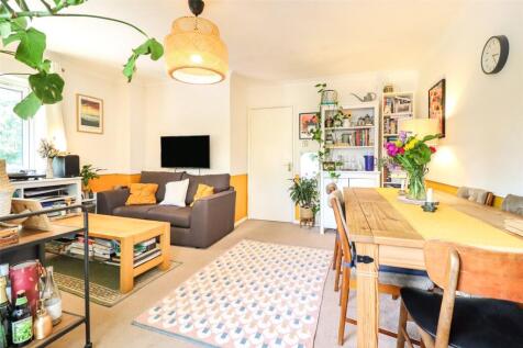 Old Cove Road, Hampshire GU51 2 bed apartment for sale