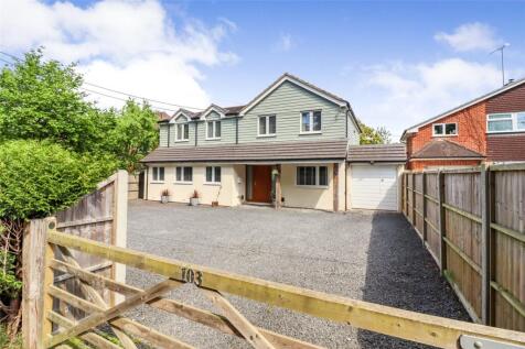 Crookham Road, Fleet GU51 5 bed detached house for sale