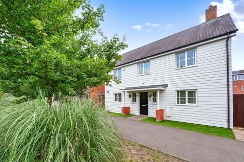 Everest Walk, Fleet GU52 4 bed detached house for sale