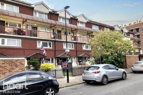 Meredith Street Plaistow, London 2 bed maisonette for sale