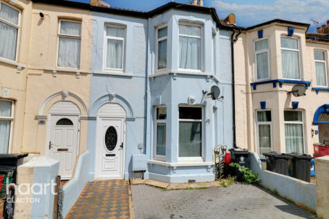 4 bedroom terraced house for sale