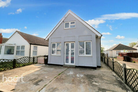 3 bedroom detached bungalow for sale