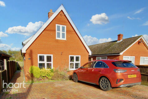 2 bedroom detached house for sale