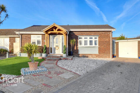 2 bedroom detached bungalow for sale