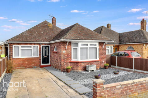 2 bedroom detached bungalow for sale