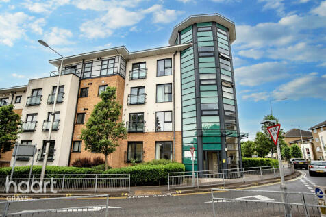 Hogg Lane, Grays 2 bed flat for sale