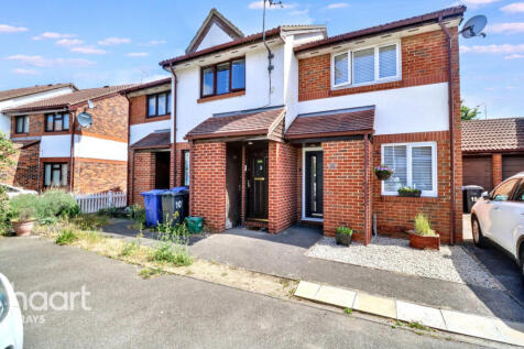 Gabion Avenue, Purfleet 2 bed terraced house for sale