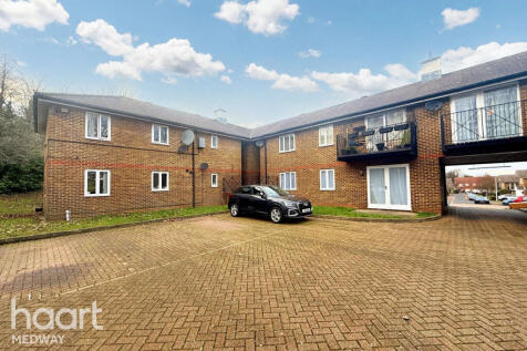 Armada Way, Chatham 2 bed maisonette for sale