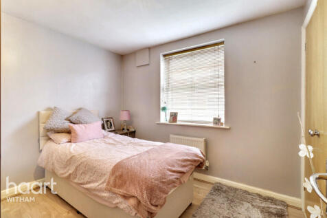 Tucker Drive, Witham 2 bed apartment for sale