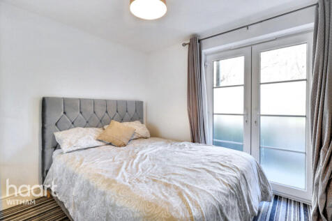 Bramble Road, Witham 2 bed apartment for sale