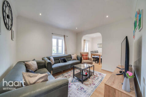Mortimer Way, Witham 2 bed coach house for sale