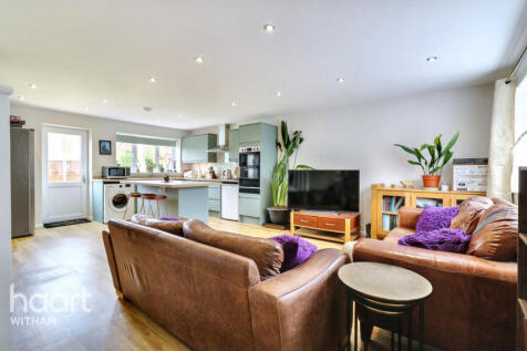 Yare Avenue, Witham 3 bed end of terrace house for sale