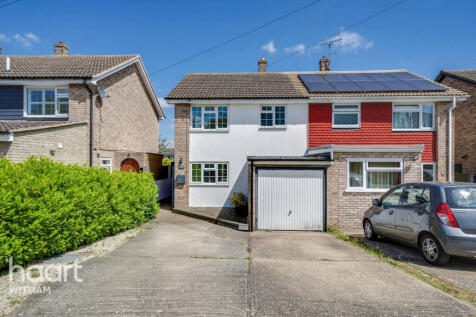 3 bedroom semi-detached house for sale