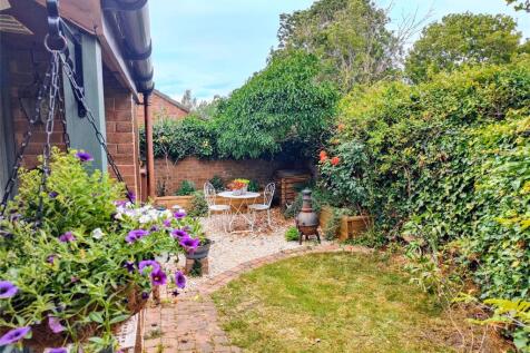 Hillands Drive, Gloucestershire GL53 2 bed bungalow for sale