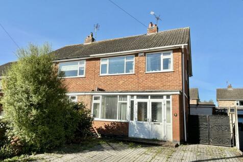 3 bedroom semi-detached house for sale