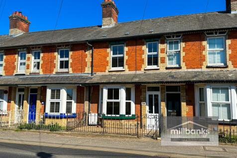 3 bedroom terraced house for sale