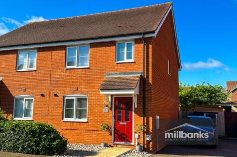 3 bedroom semi-detached house for sale